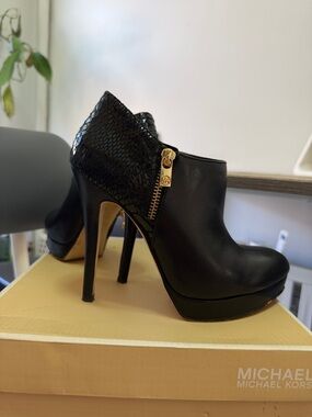 Michael Kors Black Leather Platform Stiletto Ankle Booties with Gold Zip Accent